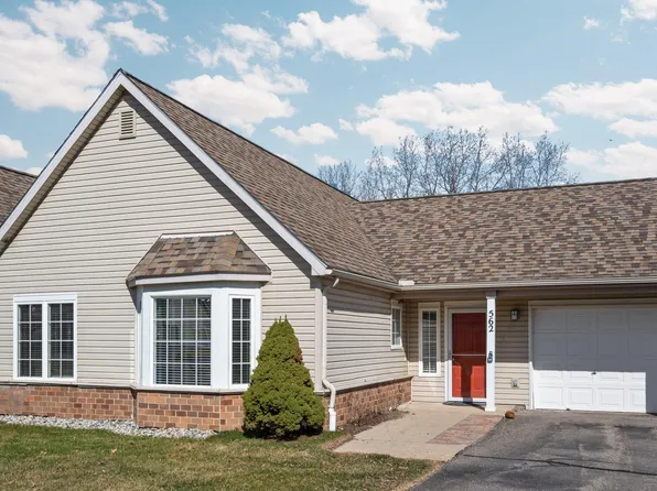 562 Lancaster Ct, Saline, MI 48176