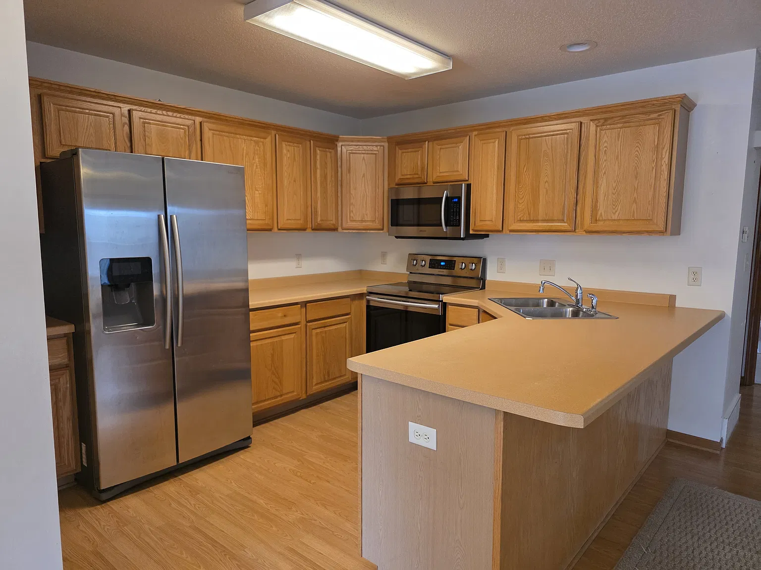 3 bed, $1,375 — Photo 3