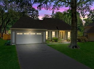 10239 Oakmont Cir, Lenexa, KS 66215