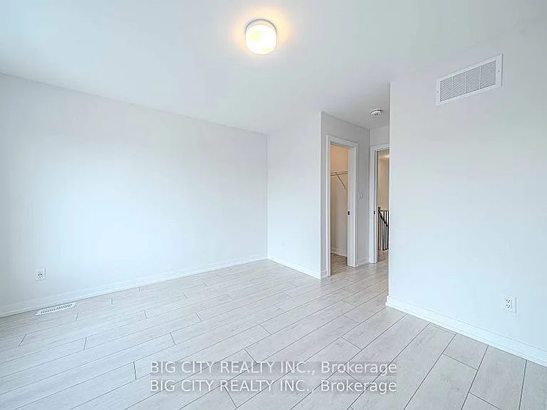 46 Akil Thomas Gdns S — Photo 16