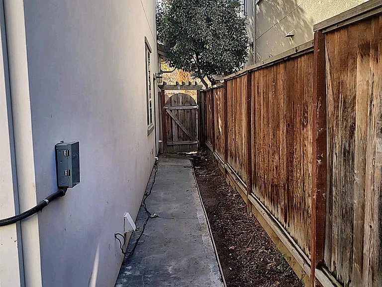 65 E Legacy Dr — Photo 16