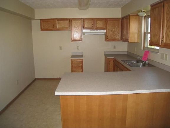 3rd image of 1583 Heatherview Ln