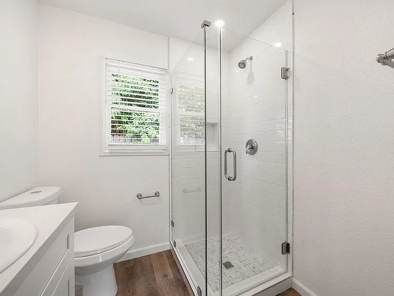 5480 Capistrano Ave #3 — Photo 11