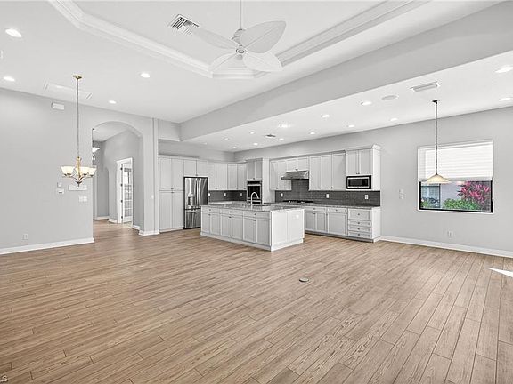 4th image of 23265 Salinas WAY