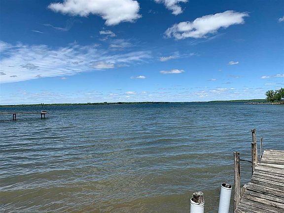 4th image of 42 River Dr