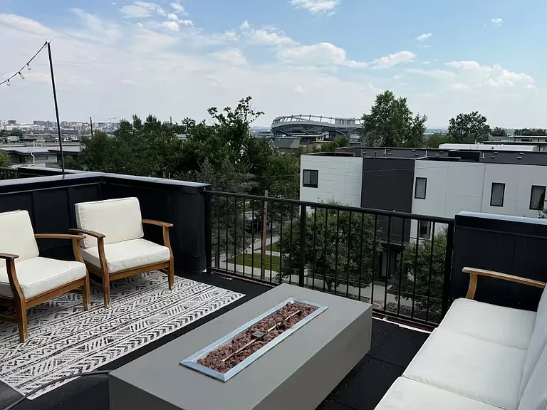 2939 W 22nd Ave — Photo 2