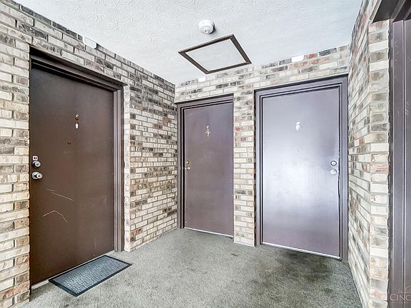 5th image of 7230 Creekview Dr APT 10