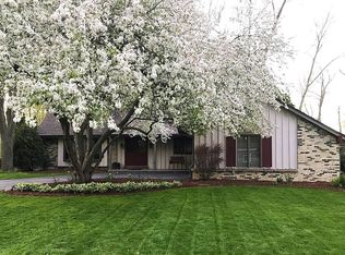 21540 Lancelot Dr, Brookfield, WI 53045