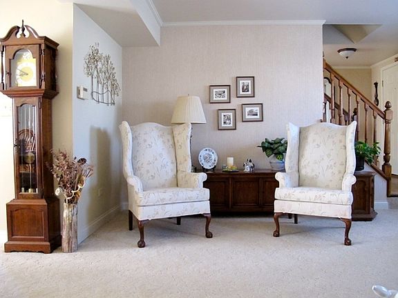 5th image of 881 Medford Cir