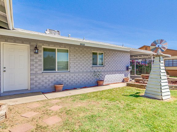 5th image of 2032 W Campbell Ave