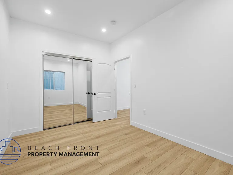 1049 Pine Ave #1053 — Photo 15
