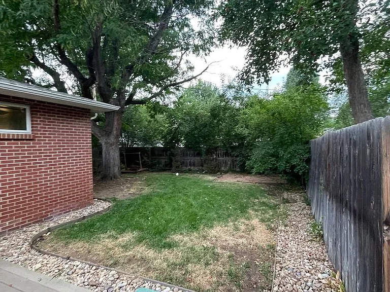 249 Newport St — Photo 30