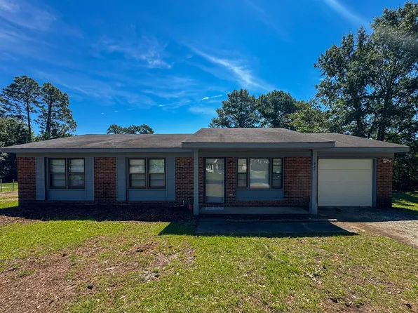 987 Lisa Ave, Fayetteville, NC 28314