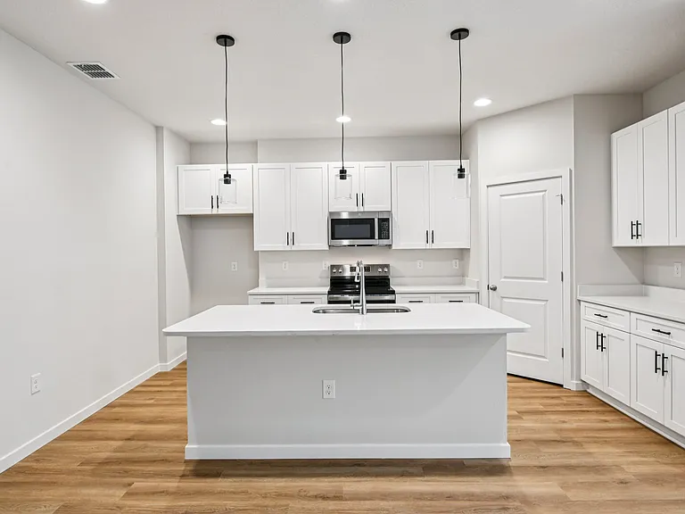 536 E Beresford Ave — Photo 3