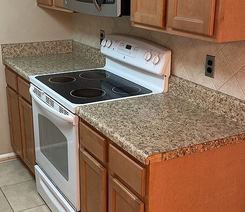 4th image of 1324 Sierra Dr