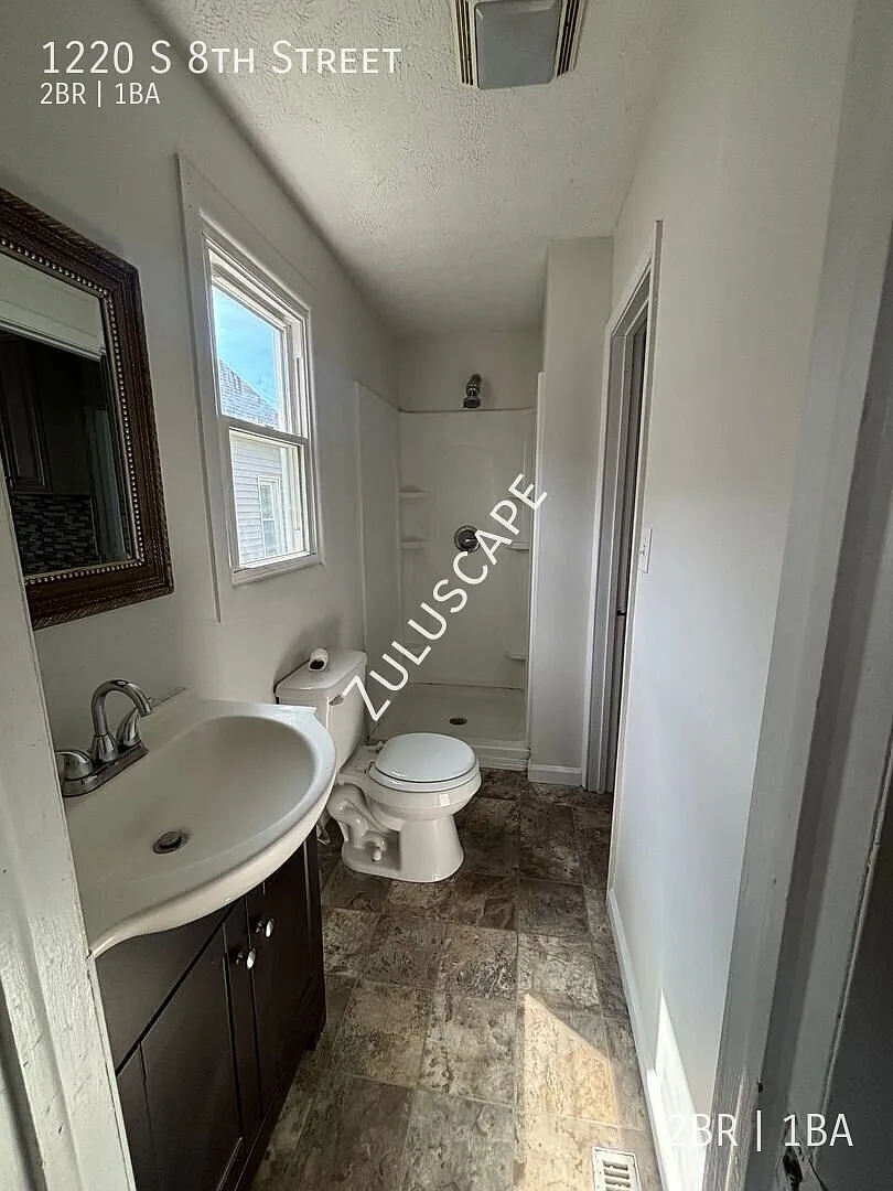 1220 S. 8th Street / 2 bedroom 1 bathroom in Noblesville Indiana — Photo 4