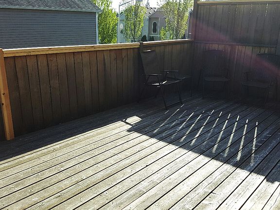 Deck w/ Gas BBQ Connection