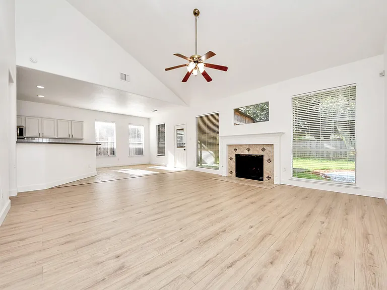 13515 Scarab Dr — Photo 5