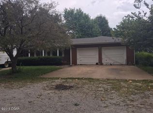 13527 Heron Dr, Neosho, MO 64850