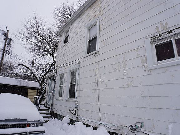 4th image of 1184 N Lockwood Ave