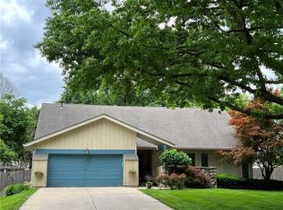 9034 Birch St, Prairie Village, KS 66207