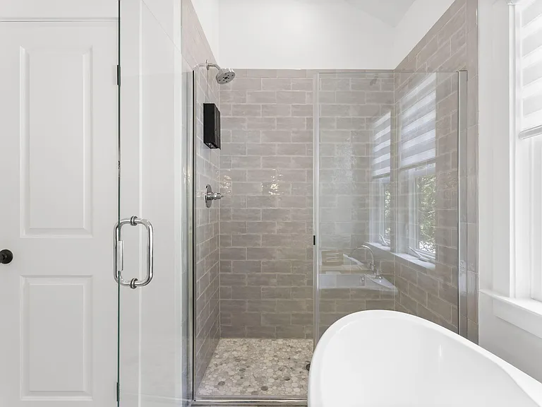 1700 Evergreen — Photo 19
