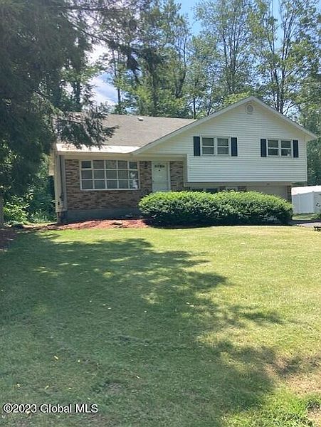 3rd image of 155 Boxwood Drive