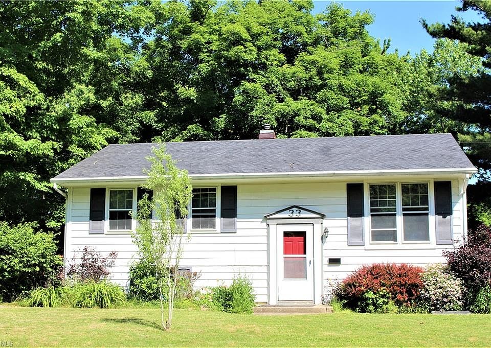1st image of 33 Willowbrook Dr