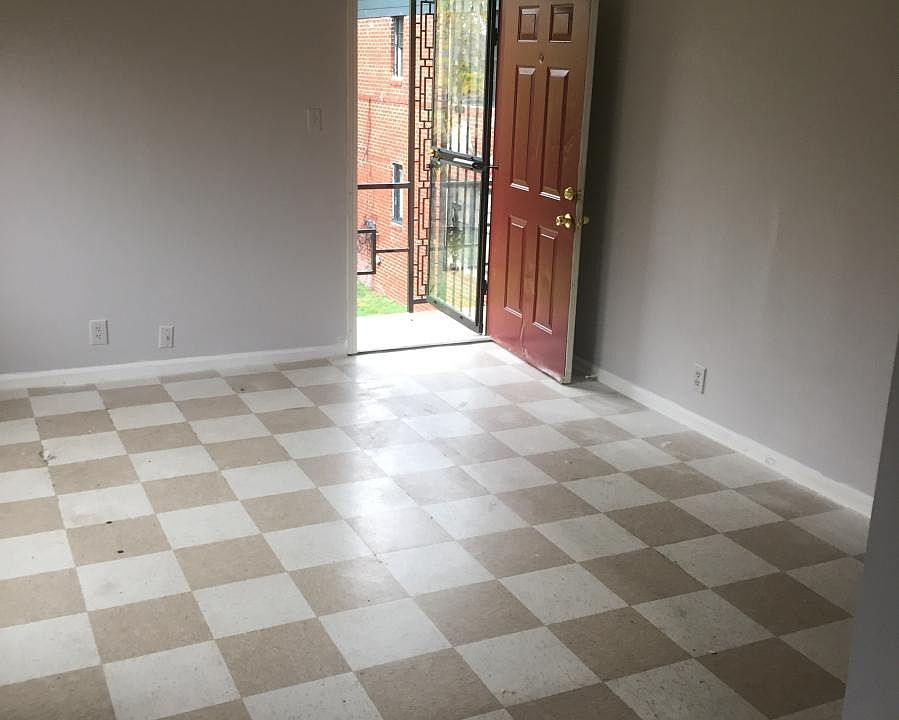 2nd image of 115 N Bellevue Blvd APT 8
