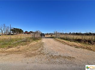 269 Hall Rd, Luling, TX 78648