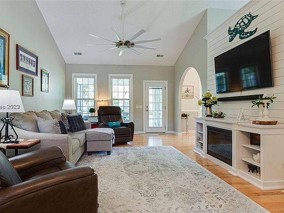 5th image of 112 Muirfield Drive