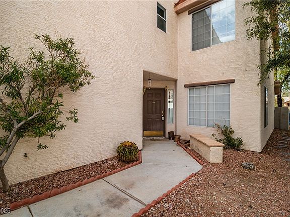 4th image of 8112 Broken Spur Ln