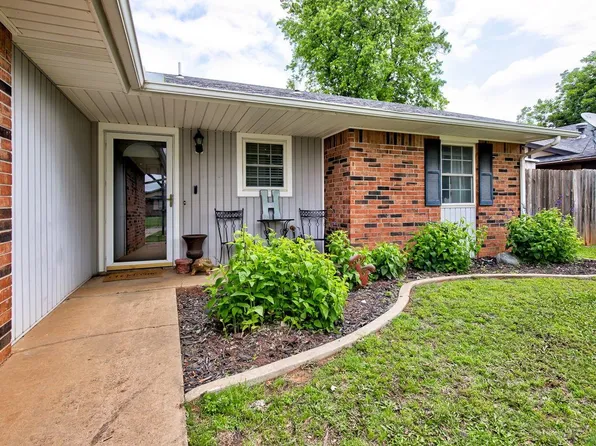 3120 Highland Dr, Enid, OK 73701