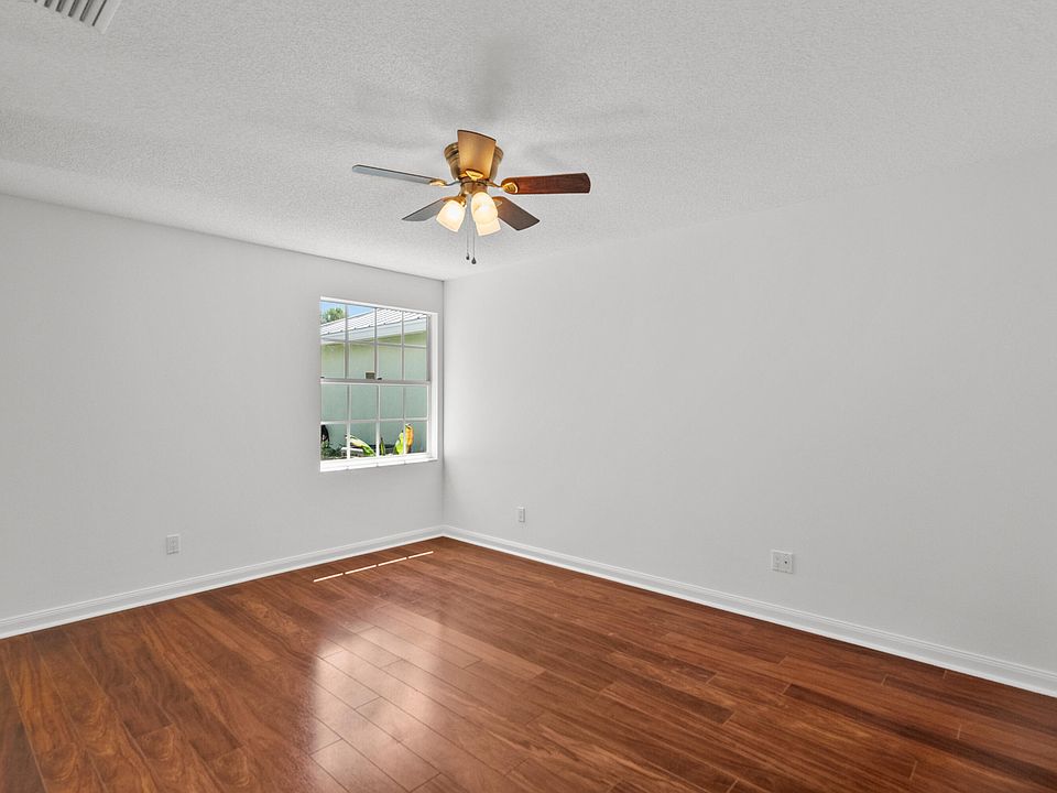 1st image of 1663 SW Waterfall Boulevard
