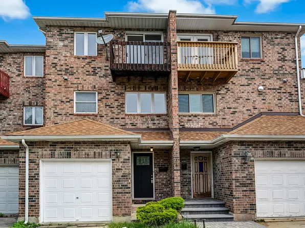 8204 Gruener Ct, Palos Hills, IL 60465