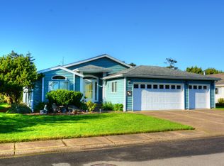 1240 SW Sailfish Loop, Waldport, OR 97394