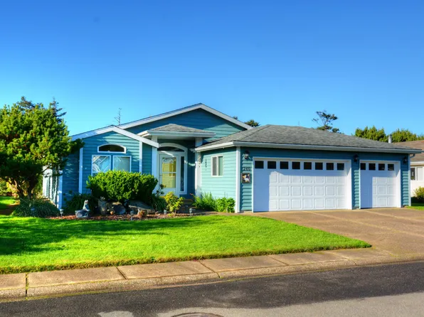 1240 SW Sailfish Loop, Waldport, OR 97394