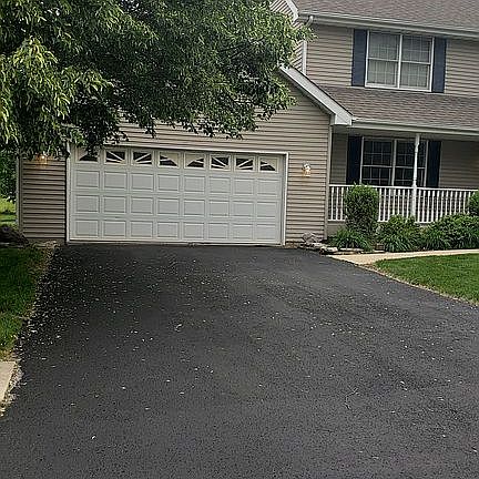 2nd image of 7368 Countryshire Ln