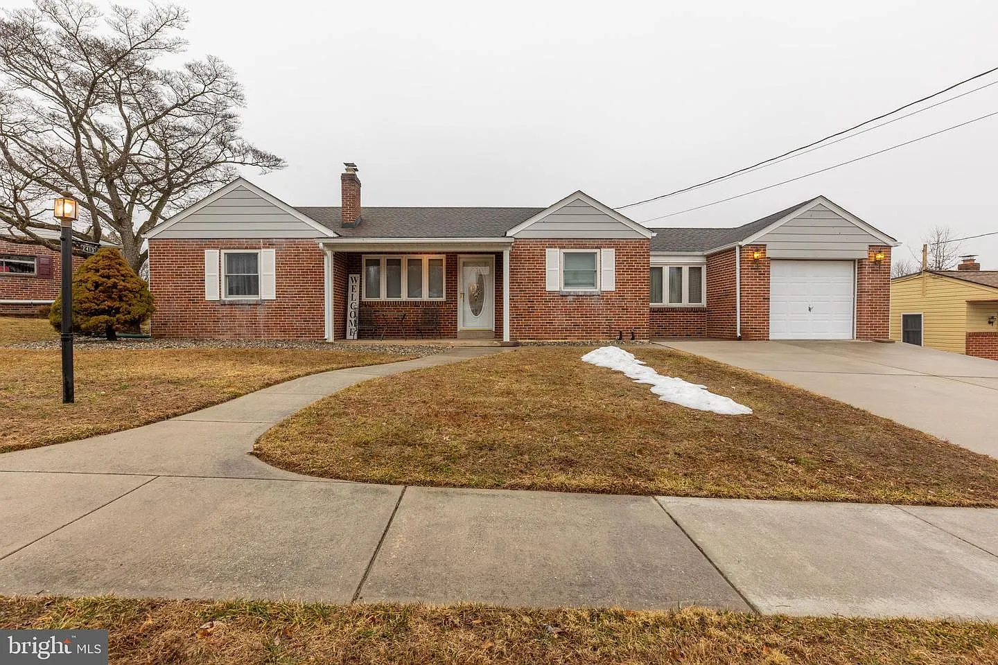 2413 Darnay Ln photo 1