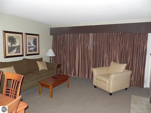 4th image of 5167 Valleyway Dr