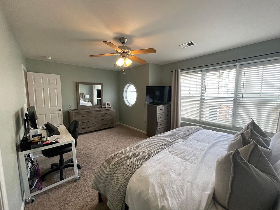 master bedroom with king size bed
