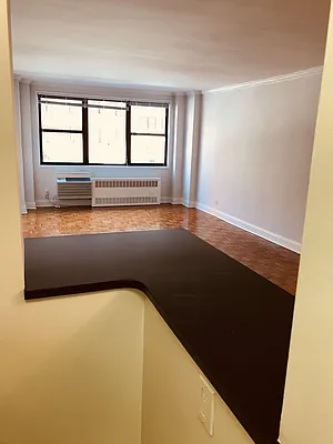 Rented by Metropolis Real Estate of Manhattan | media 15