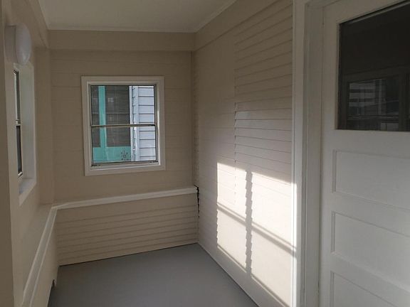4th image of 958 S 62nd St