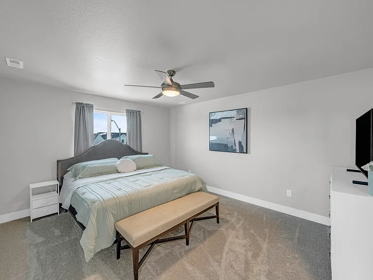 690 SE Drumlin Dr — Photo 10