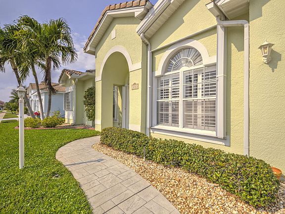 3rd image of 212 Sanibel Way