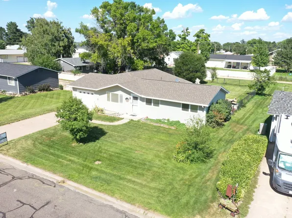 1520 Court St, Imperial, NE 69033