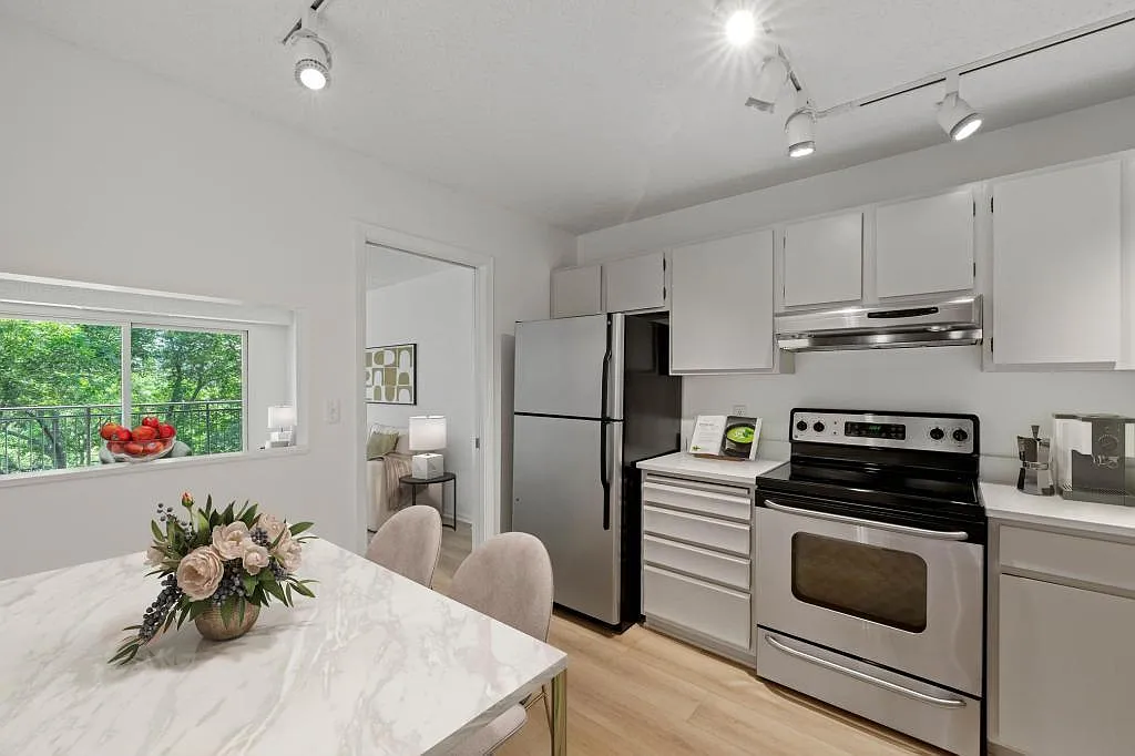 1 bed, 1.0 bath, 775 sqft, $1,495 — Photo 4