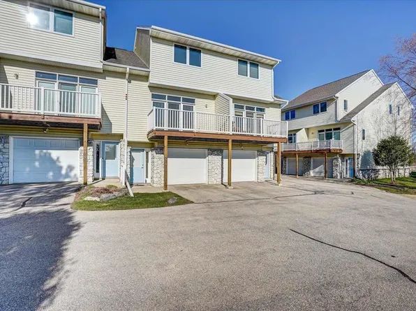 4468 Gray ROAD, Deforest, WI 53532