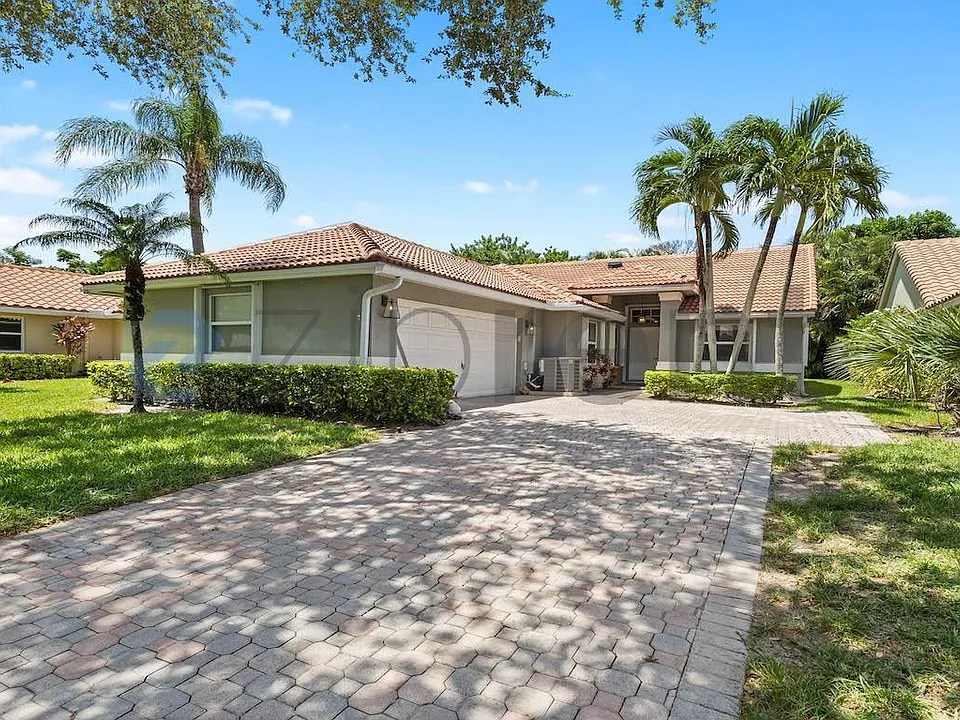 5361 Grande Palm Cir