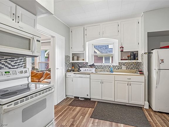 2nd image of 3953 W 160th St